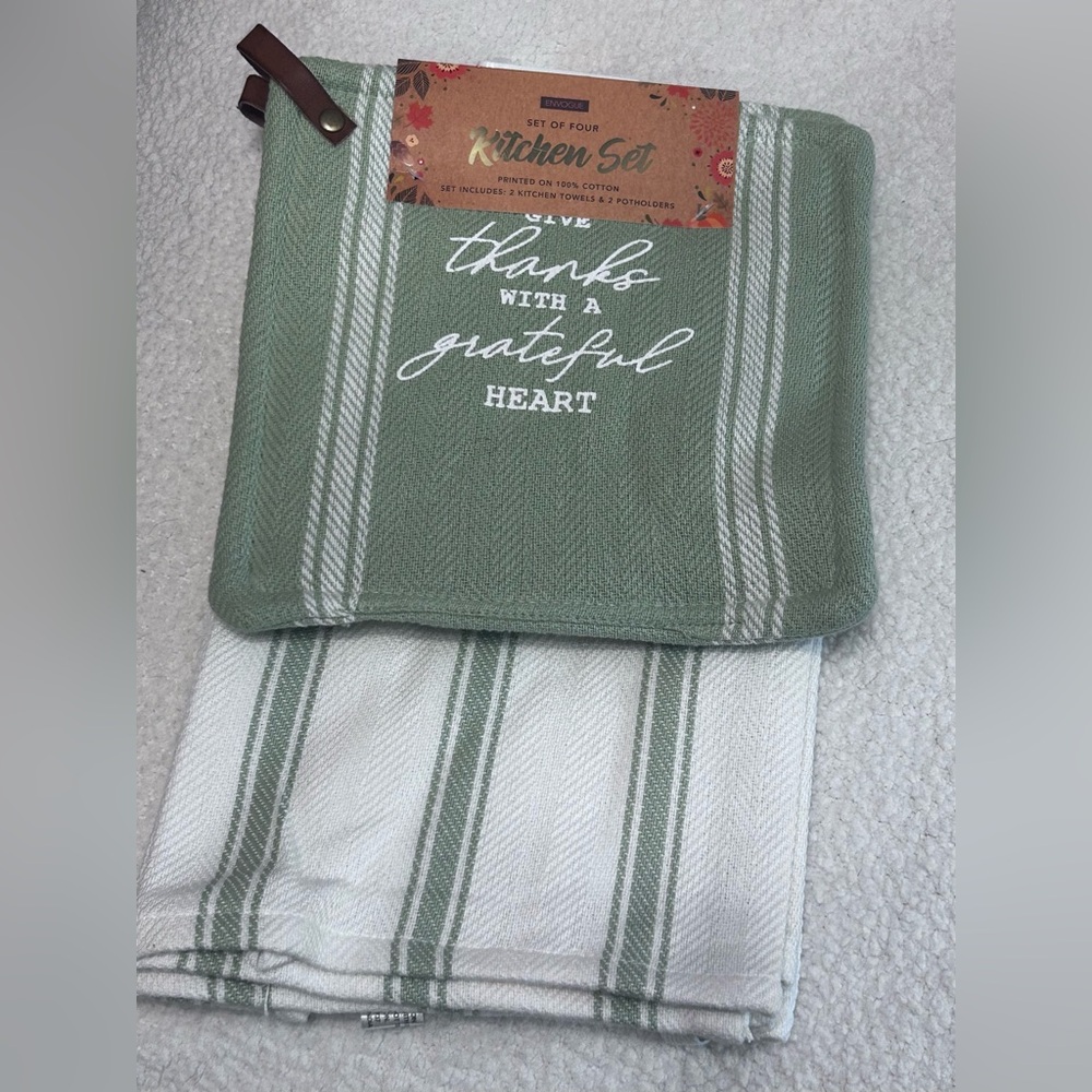 Grateful Heart Green and White Kitchen Towel Set | NWT